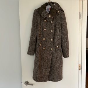 Calvin Klein, taupe tweed, gold buttons, size 10, hits at the knee about.